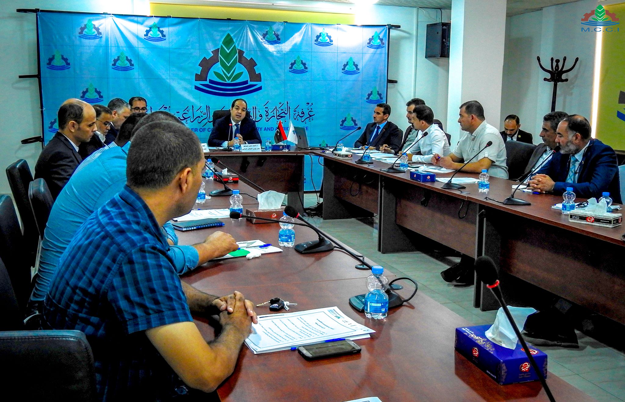 معيتيق يزور الغرفة ويجتمع برجال الأعمال لمتابعة تنفيد برنامج الإصلاح الاقتصادي المستهدف