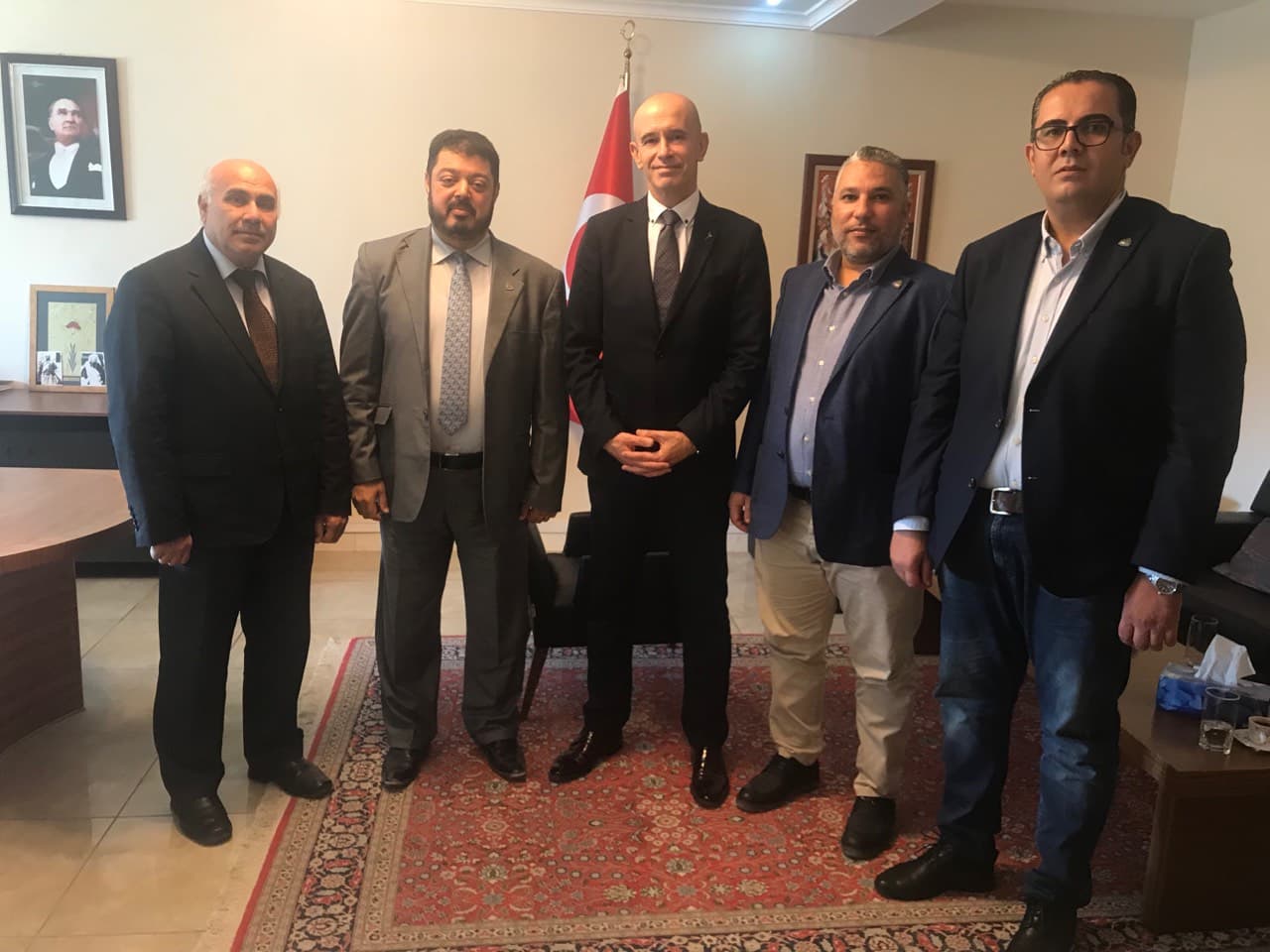 أعضاء الإدارة بالغرفة يجتمعون بالقنصل العام التركي الجديد بمصراتة