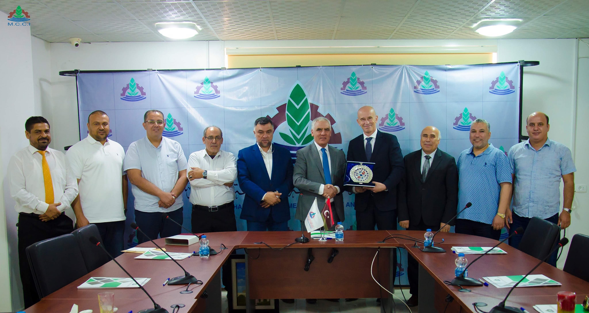 القنصل التركي بمصراتة يزور الغرفة ويجتمع بلجنة الإدارة وعدد من رجال الأعمال