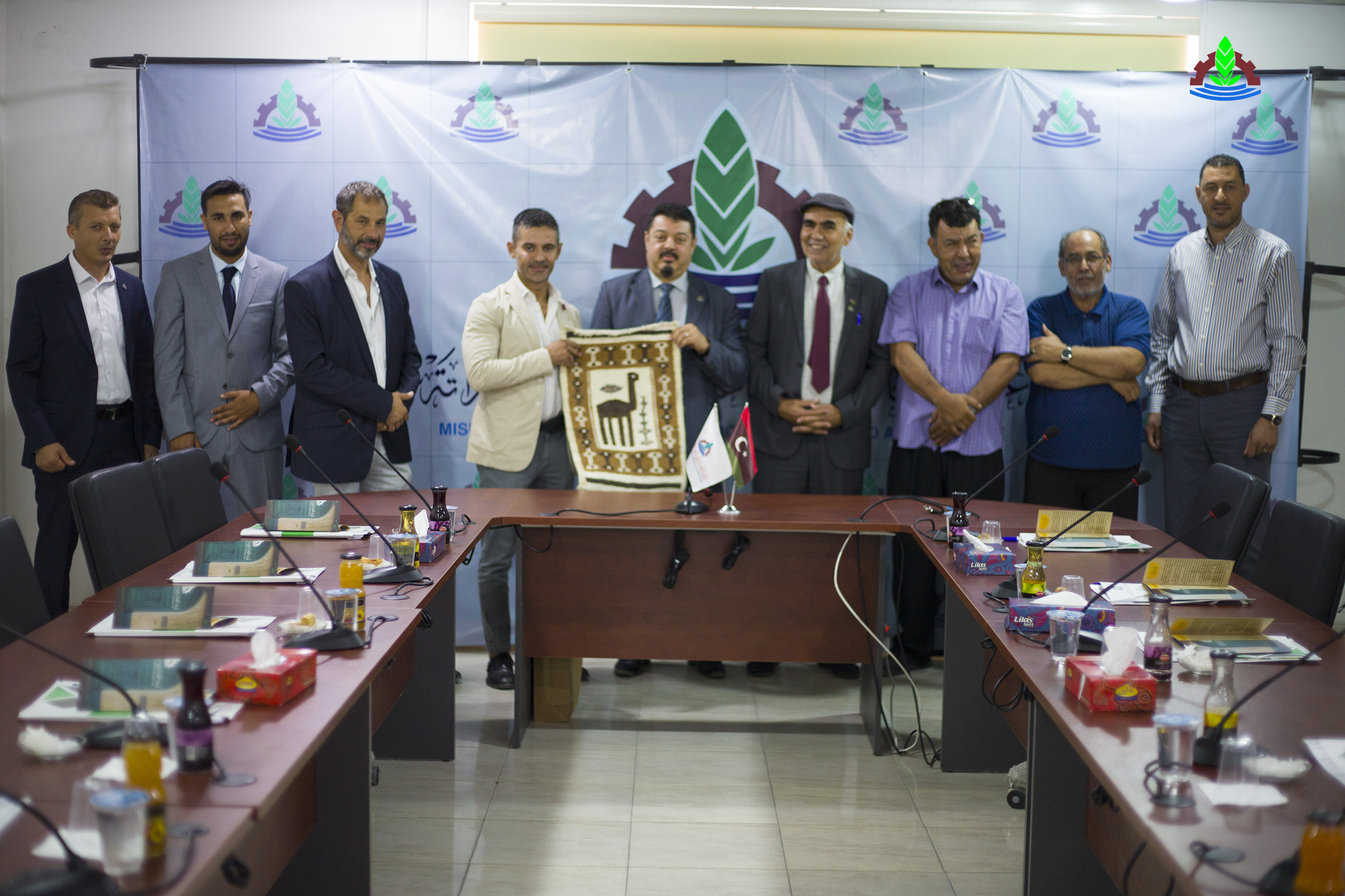 الغرفة تكرم مدير المستشفى الإيطالي بمصراتة