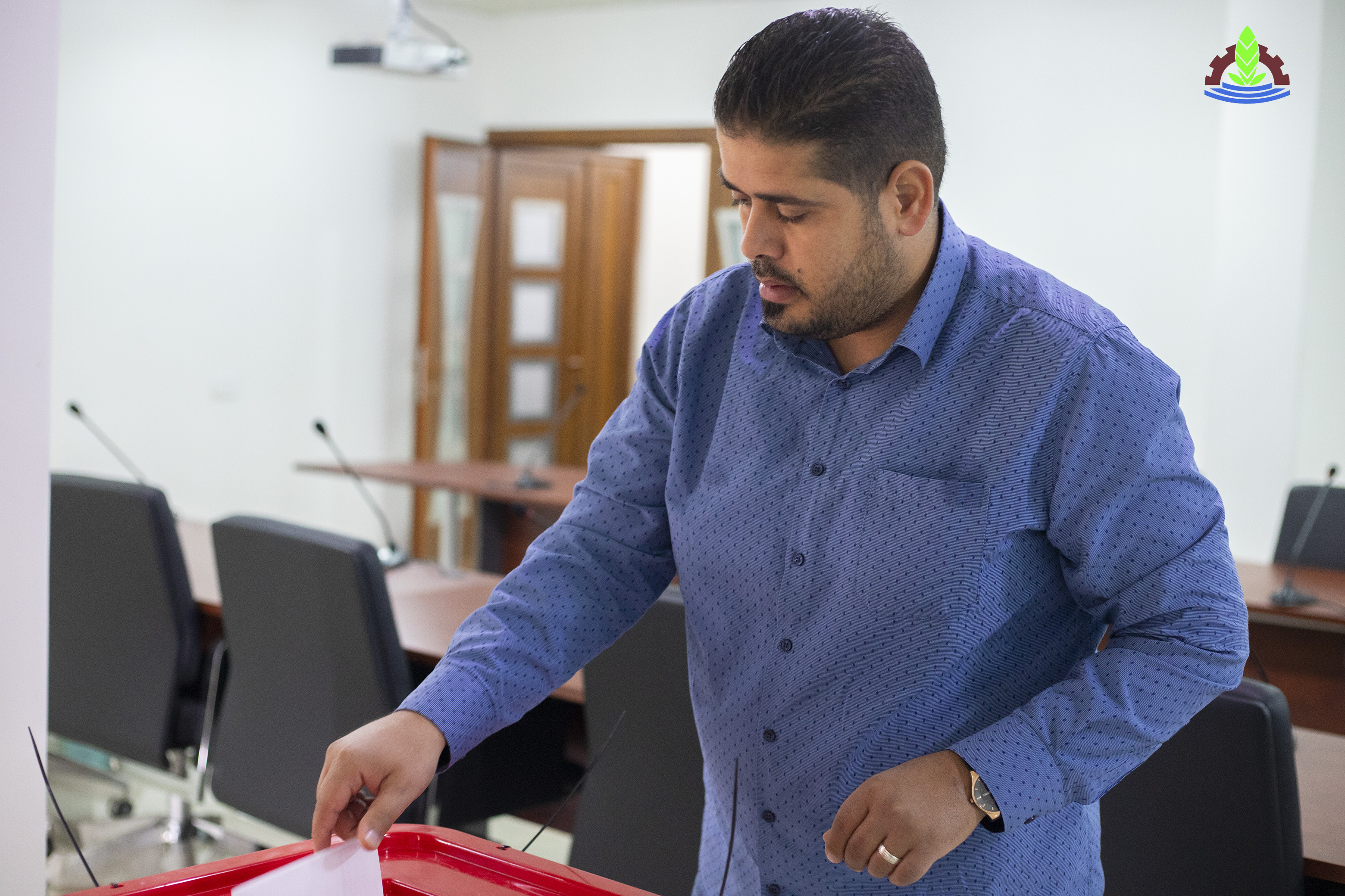 منتسبي الغرفة يواصلون انتخاب مرشحي الشُعب