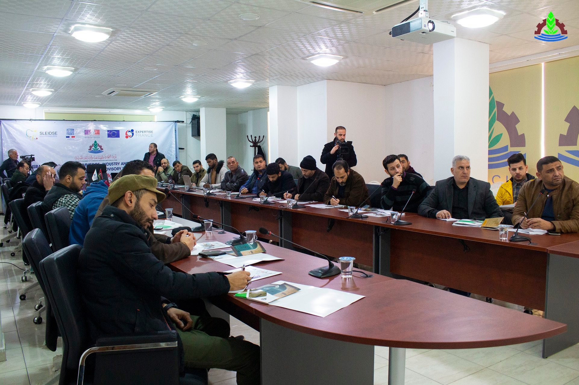 الغرفة وبرنامج دعم ليبيا في التكامل الاقتصادي تنظمان ورشة عمل بعنوان ” قياس أداء التسويق الالكتروني “