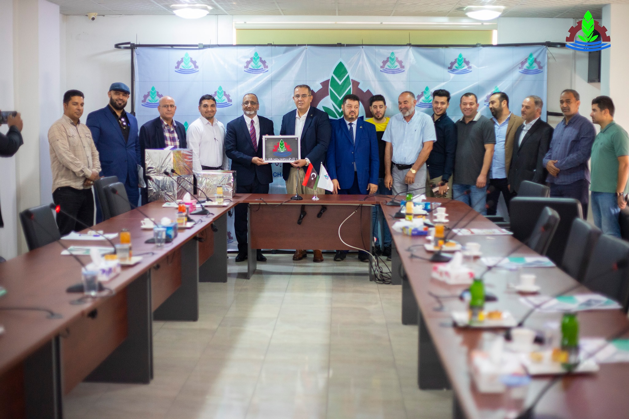 سفير الجمهورية الباكستانية في ليبيا يزور الغرفة ويجتمع بعدد من التجار