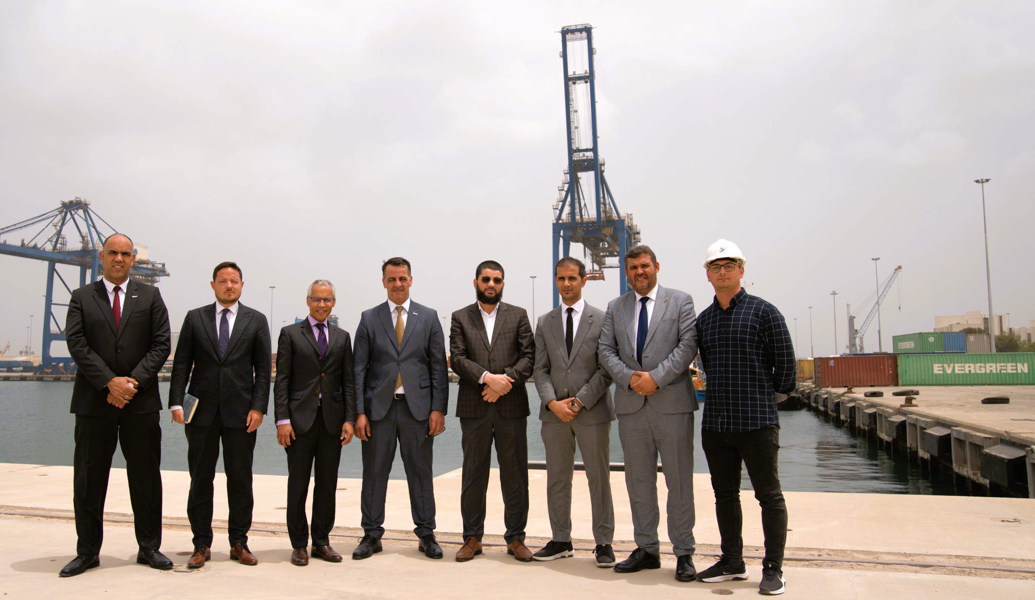 التبادل التجاري والاستثمار بين المنطقة الحرة مصراتة وغرفة التجارة والصناعة والزراعة مصراتة والشركات الفرنسية