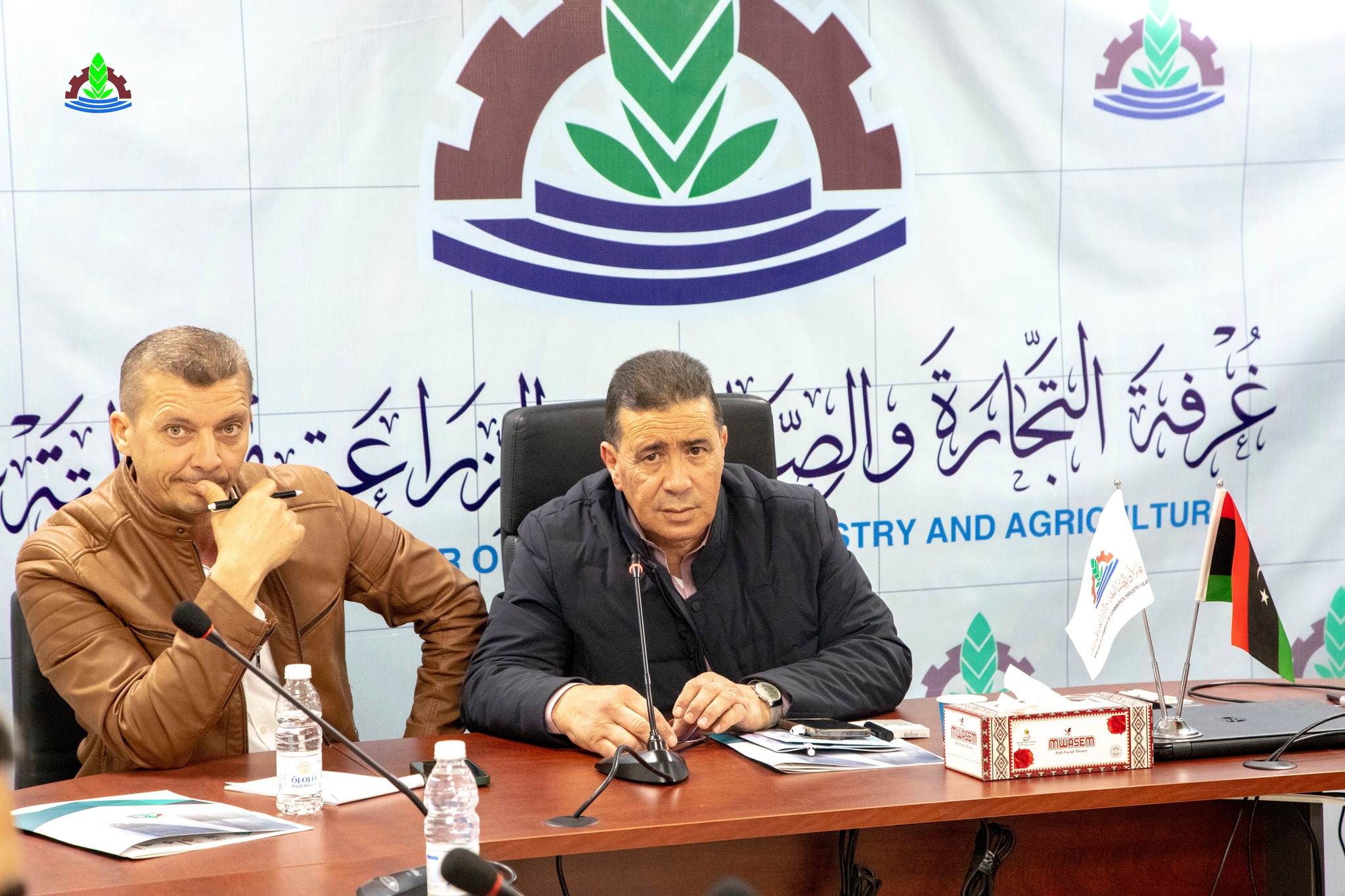 غرفة التجارة والصناعة والزراعة مصراتة تعقد اجتماعها الثاني مع أصحاب الشركات المصنعة والموردة للبضائع بشأن فتح الاعتمادات المستندية