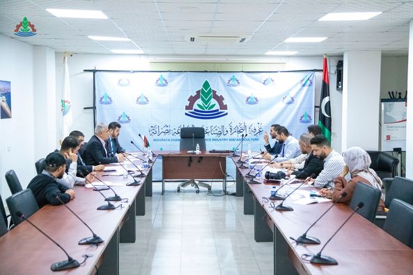 اجتماع غرفة التجارة والصناعة والزراعة مصراتة، مع الجمعية الليبية للتمويل الجماعي حول تنظيم النسخة الثانية من مخيم ريادة الاعمال بمدينة مصراتة