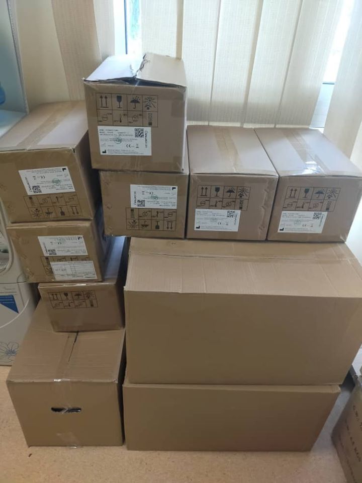 Fundraising committee to tackle COVID-19 hands over a syrjinge pump to Misrata medical center