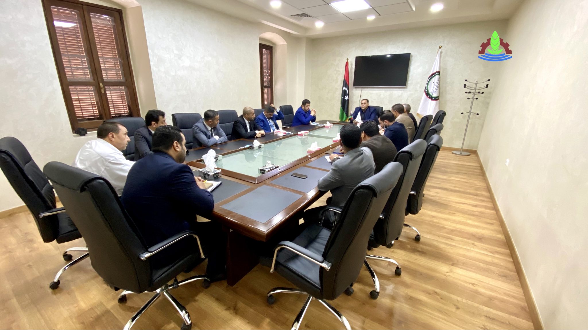 The mayor of Misrata municipality meets with the general manager and adminstration managers of the chamber