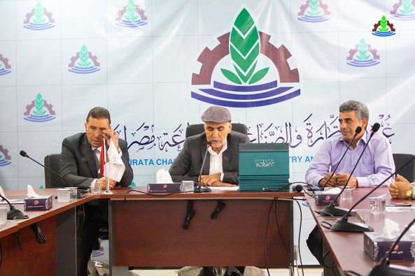 Signing the minutes of delivery and receipt between the previous board of directors of the chamber and the new elected board of directors