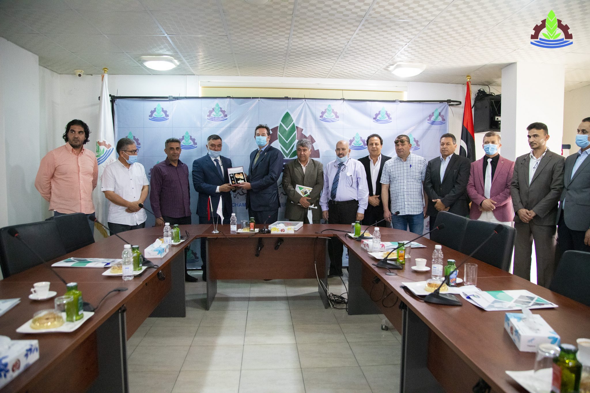 The British ambassador to Libya visits the chamber and holds a meeting with the chamber’s board of directors and a number of its affiliates members