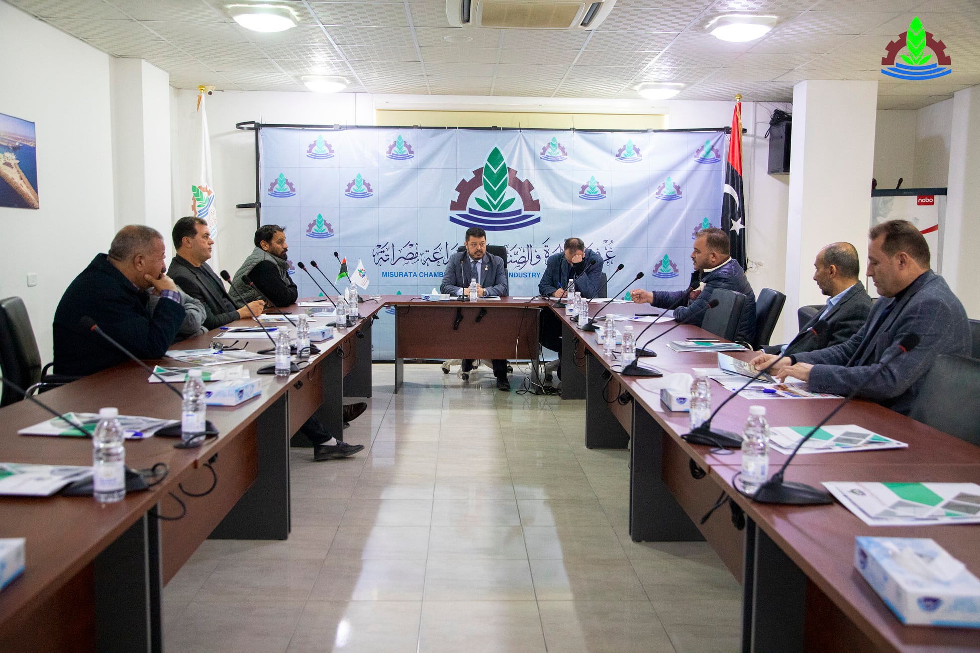 The chamber holds a meeting with foodstuff manufacturers and suppliers